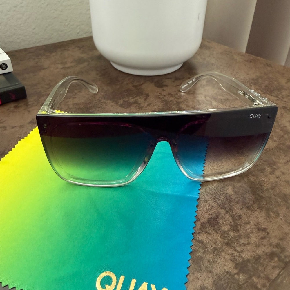 Quay Australia Gradient Sunglasses - Black and Green